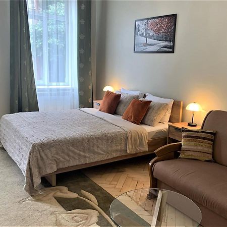 Glorious Apartment Near The Old City Λβιβ Εξωτερικό φωτογραφία